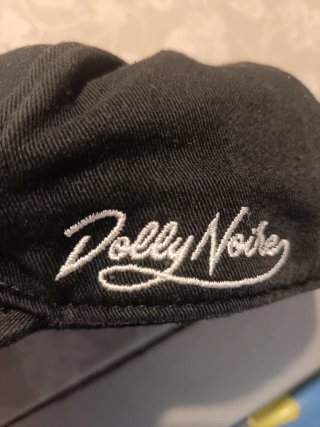 Cappellino Dolly Noire nero con ricamo giallo