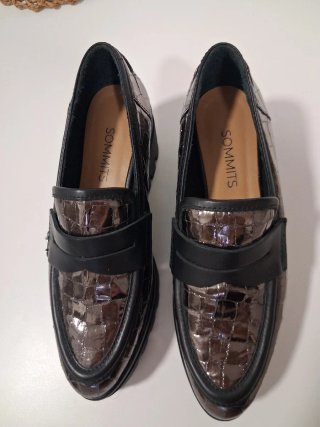 Zapatos SOMMITS piel charol efecto cocodrilo