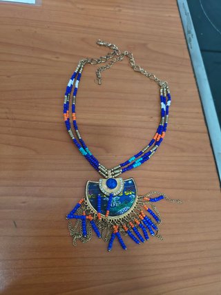 Collar estilo étnico con cuentas