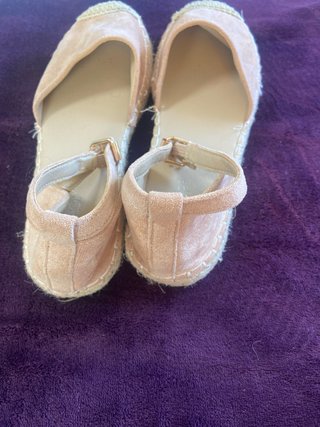 Alpargatas planas beige y rosa