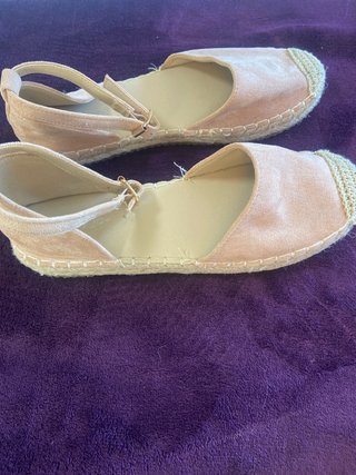 Alpargatas planas beige y rosa