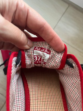Bambas Pull&Bear rojas