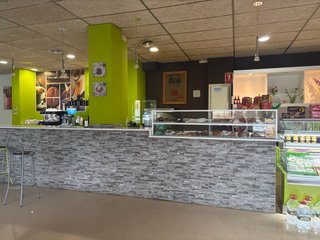 Se traspasa panaderia/cafeteria por jubilacion.