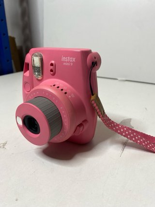: Cámara Instantánea Fujifilm Instax Mini 9 Am