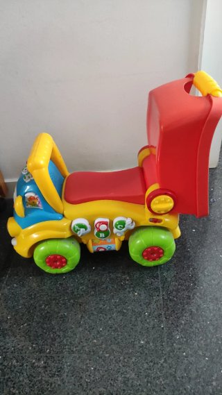 Clementoni Camión Correpasillos Bebé