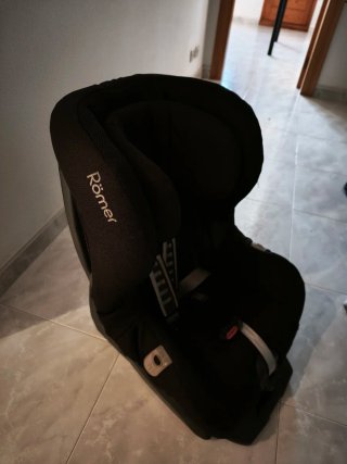 Silla de coche Römer negra