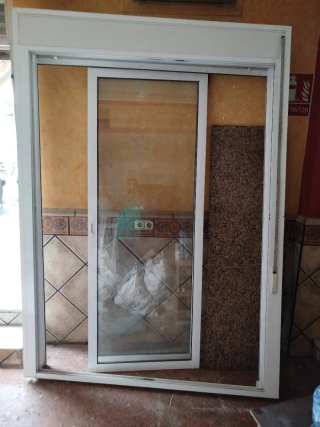 Balconera aluminio doble cristal persiana