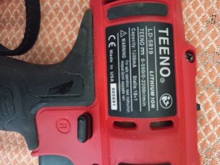 Taladro TEENO Li-ion con accesorios