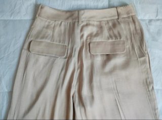Pantalón Zara satinado beige