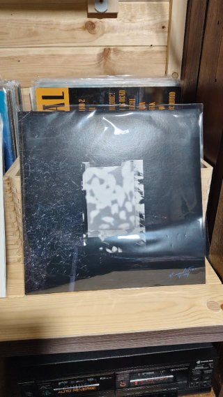 Vinilos Techno Oscuro y Mental.
