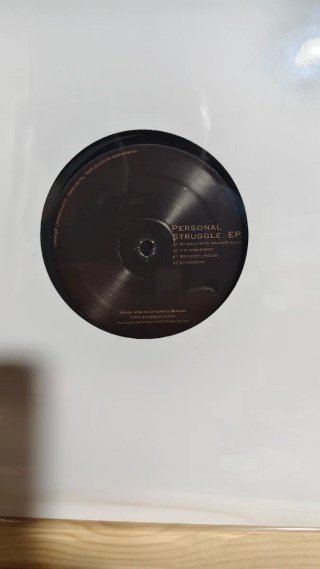 Vinilos Techno Oscuro y Mental.
