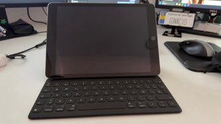 iPad 9ª Gen + Teclado Apple Smart Keyboard