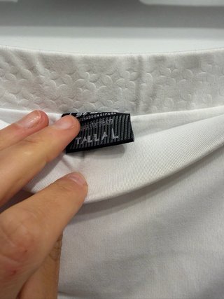 Falda deportiva blanca con detalle estrella