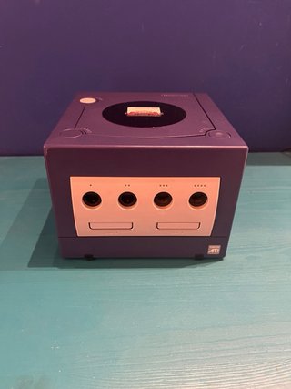 Nintendo GameCube Morado + Pokémon Colosseum