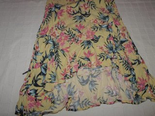 Falda floral amarilla