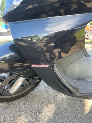 Aprilia Atlantic 300i Negra