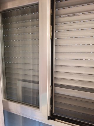 2 unidades de Ventanas de aluminio para balcón con