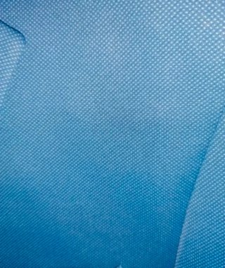 Traje de chaqueta y pantalón azul.