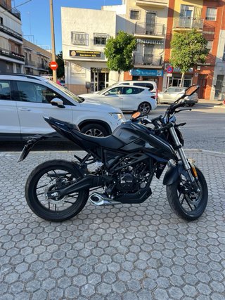 Moto Voge 125R Negra