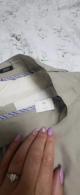Pantalón corto beige