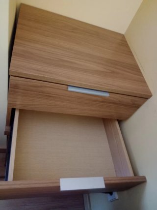 Cama 135x190 + 2 Mesitas Madera