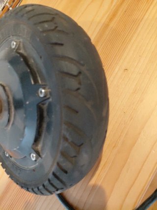 Rueda motorizada patinete eléctrico