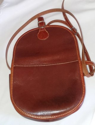 Bolso de piel marrón