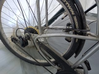Bicicleta Urbana con Cesta y Portabultos