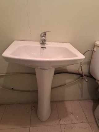 Lavabo de baño con pedestal