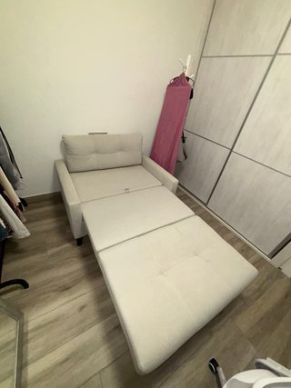 Sofá cama beige de tela