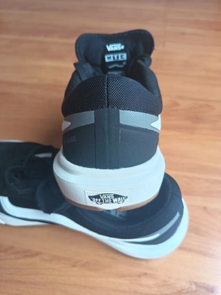 Vans Ultraranger