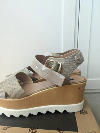 Sandalias con cuña de Mustang