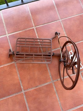 Pedal y rueda máquina de coser