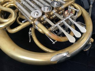 Trompa Alexander 103 messing sin laca
