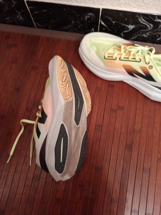Zapatillas New Balance v4 Rebel Running