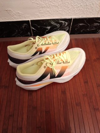 Zapatillas New Balance v4 Rebel Running