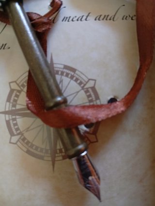 Pluma Steampunk con Accesorios