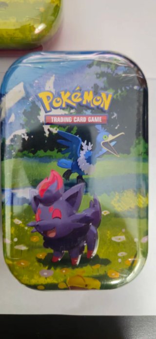 Mini lata Pokémon Heroes ascendentes