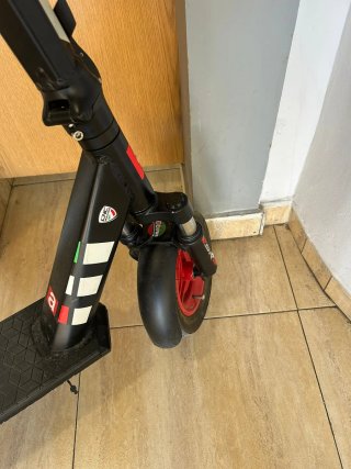 Patinete Eléctrico Aprilia eSR2 Negro/Rojo