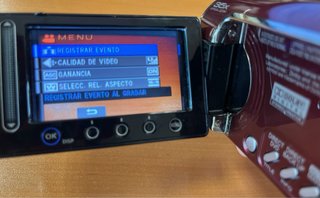Videocámara JVC Everio 30 GB Roja