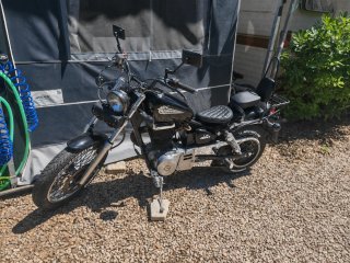 Suzuki Savage 650 Cruiser Negra