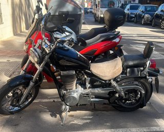 Suzuki Savage 650 Cruiser Negra