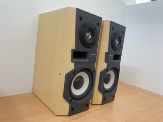 Altavoces Technics SB-HD510 Marrones/Grises