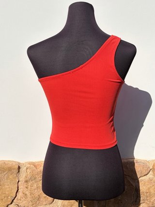 Top Stradivarius asimétrico rojo/coral