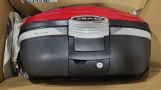 Baúl SHAD  SH44 + Soporte