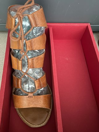 Sandalias gladiador tacón cuadrado