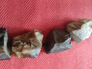Original collar de piedras