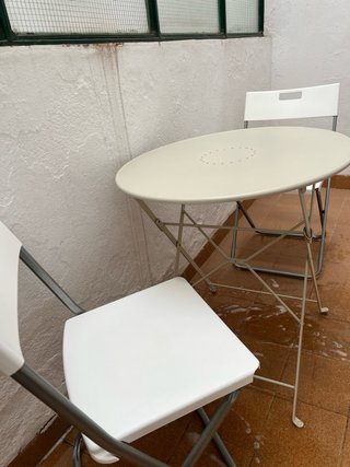 Mesa y 2 Sillas Plegables Beige