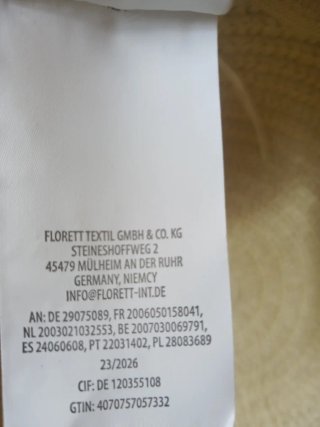 Sombrero de paja con cinta cebra.