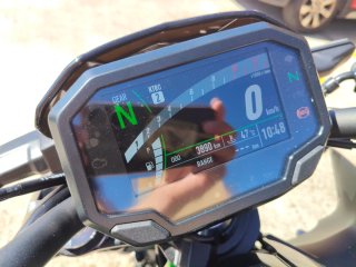 Kawasaki Z650 año 2024. Garantía hasta 2027.